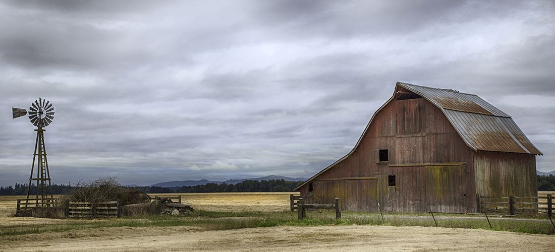 Photo of a rundown farm